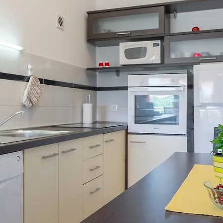 Apartment Nives *
