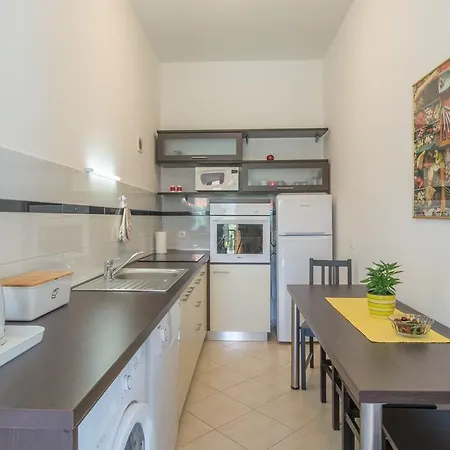 Nives Apartment Dobropoljana
